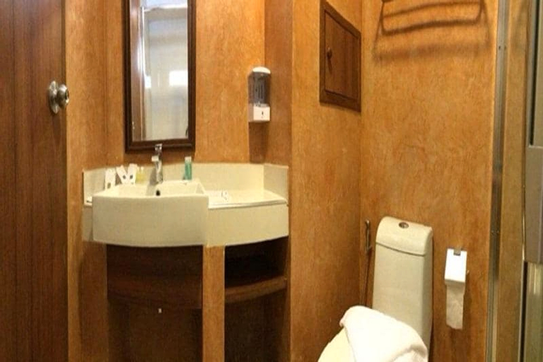 Bathroom 4