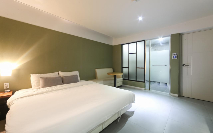 Bedroom 4, Busan Yeonsan-dong OOPS, Yeonje