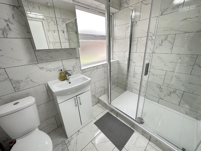 Bathroom 3, Maud House E10, London