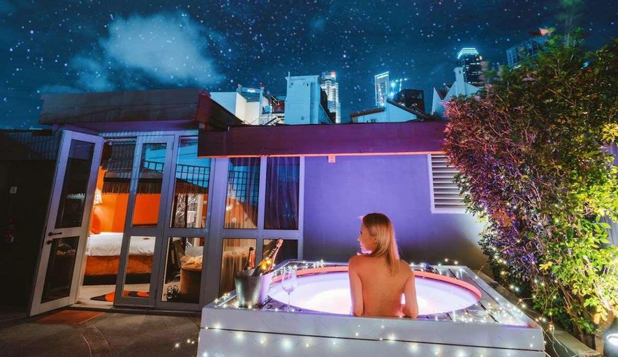 Exterior & Views 26