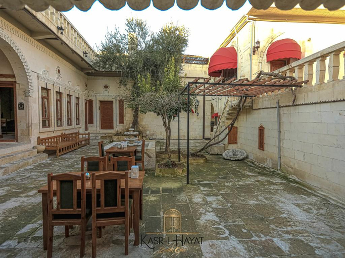 Others 3, Kasr-i Hayat, Merkez