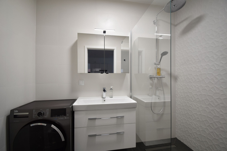 Bathroom 3, RentPlanet - Cztery Pory Roku, Kołobrzeg
