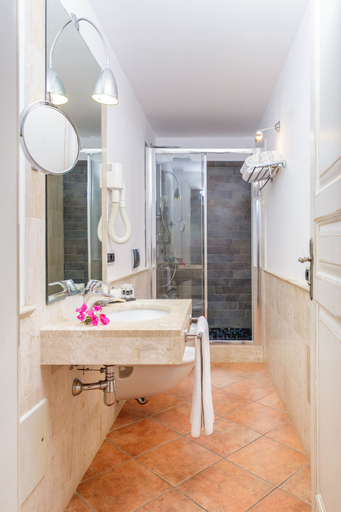 Bathroom 5, Villas Resort Wellness & SPA, Cagliari