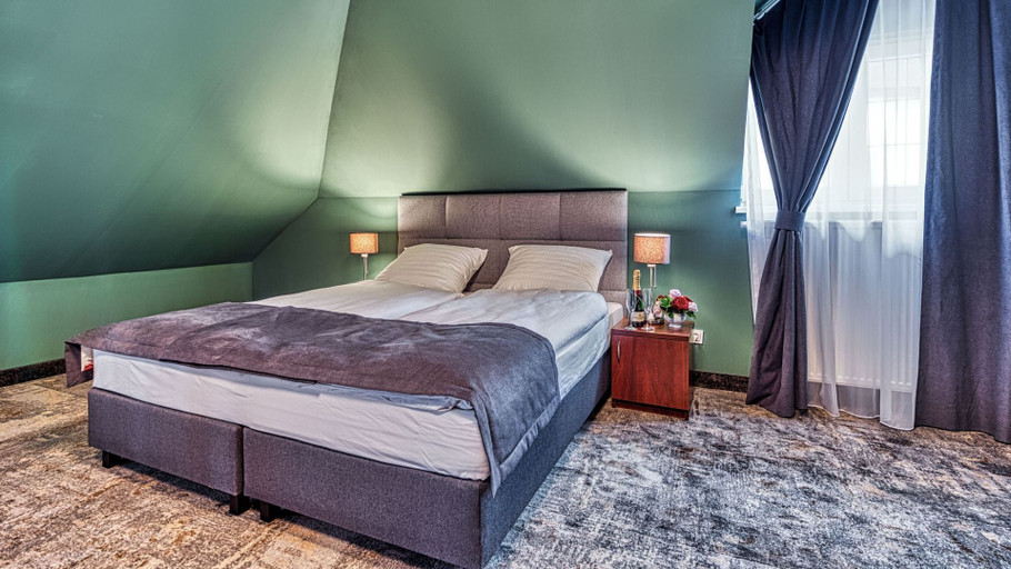 Bedroom, St. Lukas Medical & SPA, Lubań