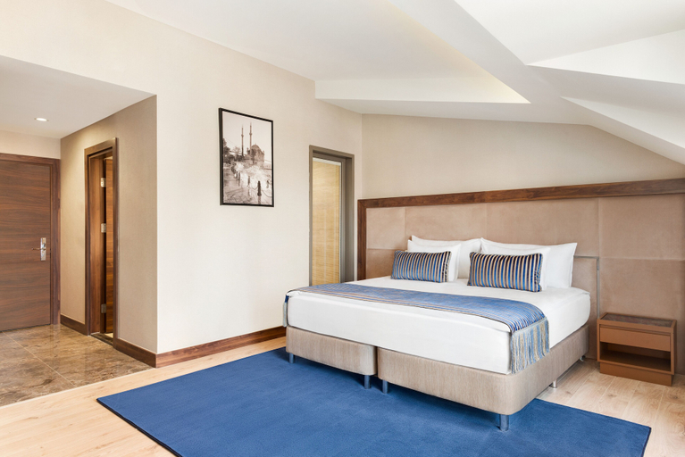 Bedroom 2, TRYP By Wyndham Istanbul Sisli Hotel, Şişli