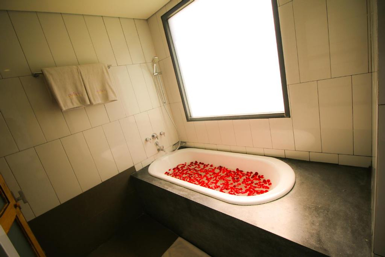 Bathroom 4