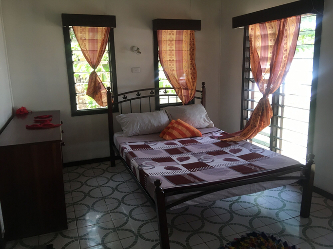 Bedroom 3, Yasawa Long Beach Hideout Resort, Ba