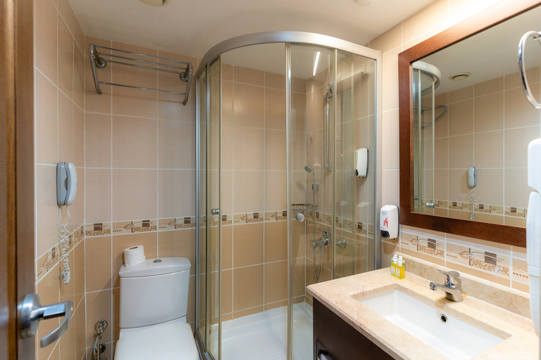 Bathroom 5, Latanya Park Resort, Bodrum