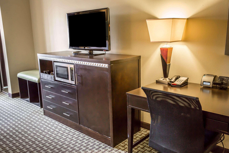 Bedroom 3, Comfort Suites New Bern near Cherry Point, Craven