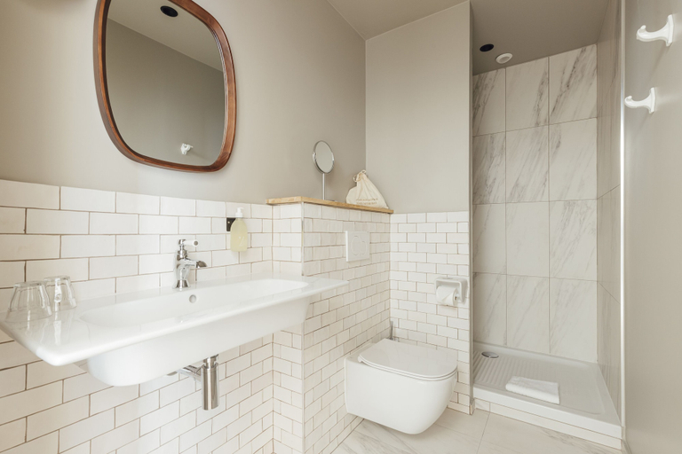 Bathroom 4, Hôtel Préfecture - 100m de l'Opéra - Encore Mieux, Haute-Vienne
