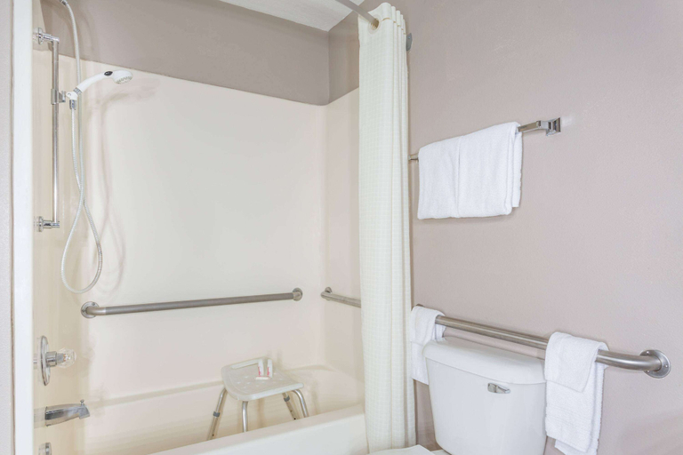 Bathroom 4, Super 8 by Wyndham Rock Springs, Sweetwater
