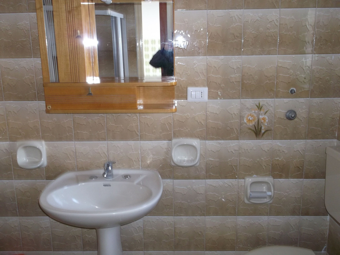 Bathroom 5, Centro Storico, Messina