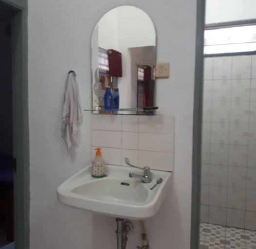 Bathroom 4, KJ Purple Gate Senggigi, Lombok