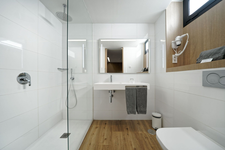 Bathroom 4, Parque la Paz, Santa Cruz de Tenerife