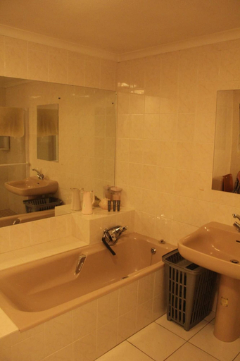 Bathroom 4, Le Residence de Josephine, eThekwini