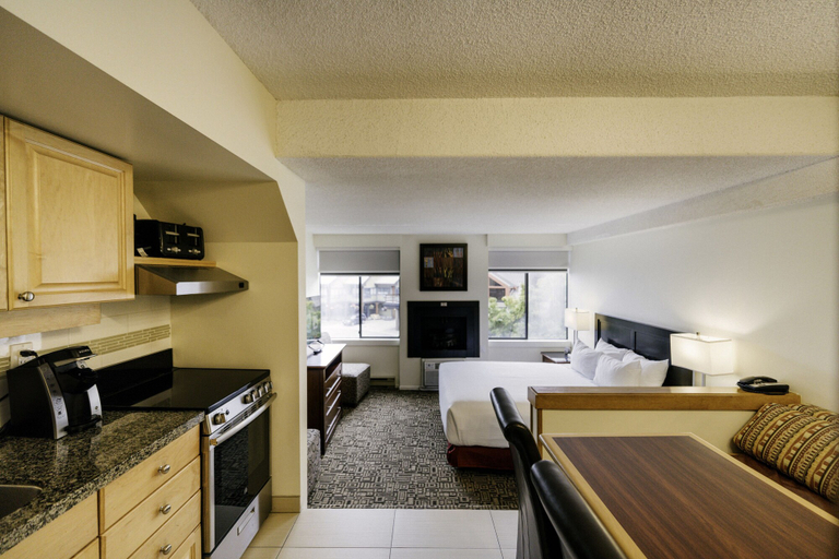 Bedroom 3, Mountain Side Hotel Whistler by Executive, Squamish-Lillooet