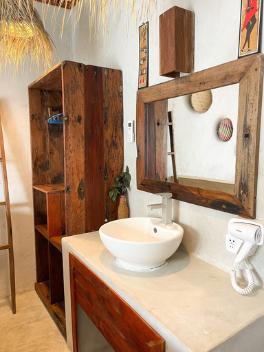 Bathroom, Mambo Cabana, Kaskazini 'A'