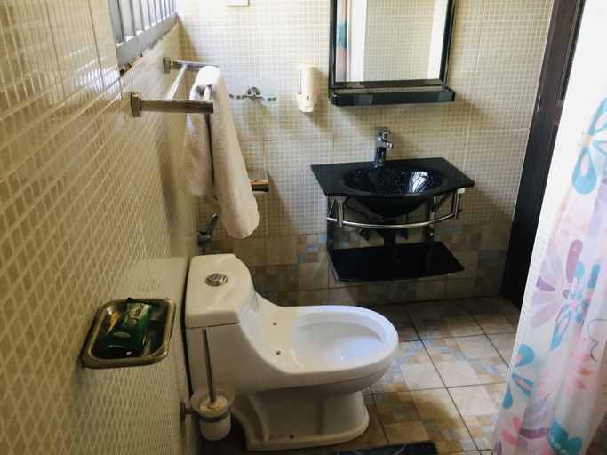 Bathroom, Golden Hills Lodge, Kafue