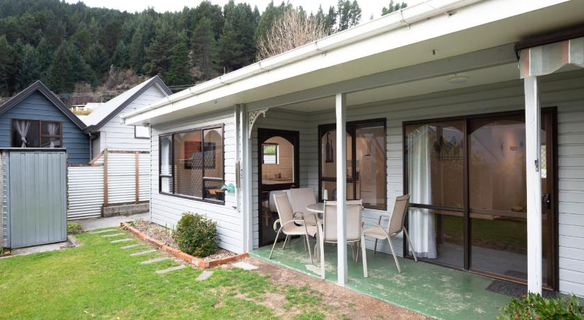 Town centre house. Perfect for families and groups, Queenstown-Lakes