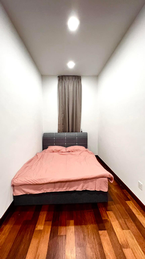 Bedroom 3, Private lift Entire house for 22 pax  Penang Hill, Pulau Penang
