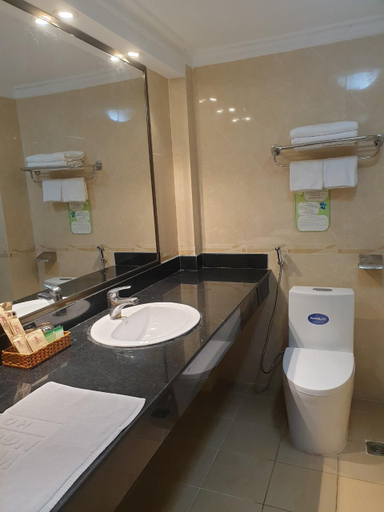 Bathroom 4, Ngọc Lan Hotel, District 11