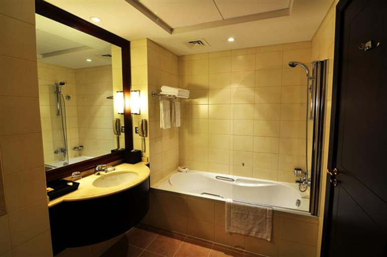 Bathroom 5, Arabian Ranches Golf Club, Dubai