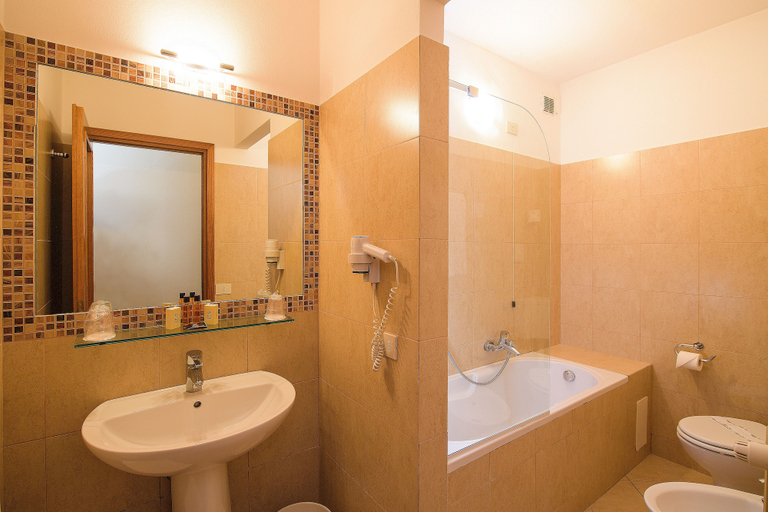 Bathroom 4, Albergo Reggio, Reggio Nell'Emilia