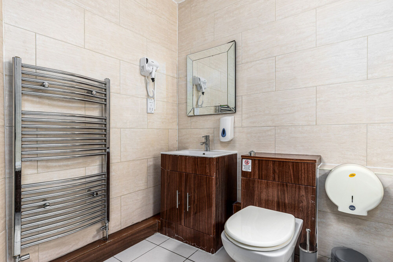 Bathroom 4, City Gate Guest House, London