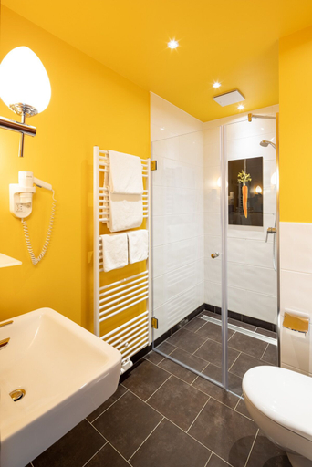 Bathroom 5, Hotel Schloss Hertefeld, Kleve