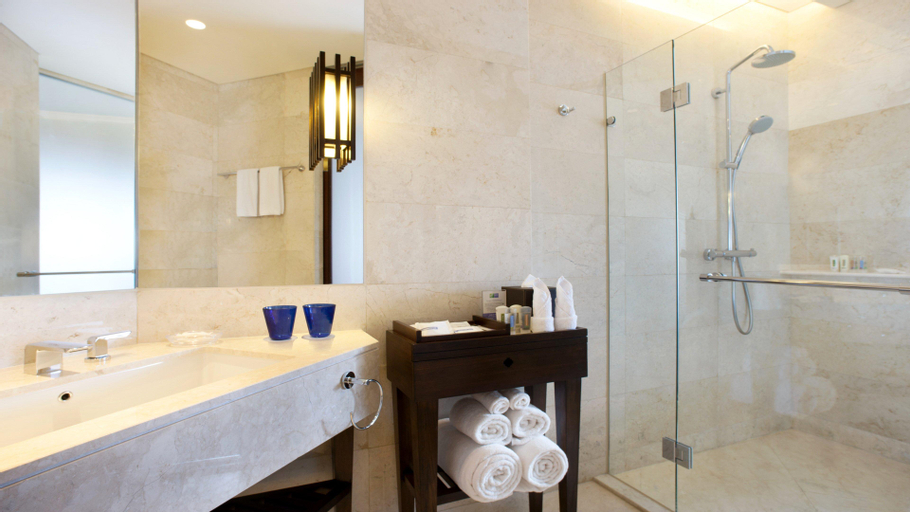 Bathroom 14