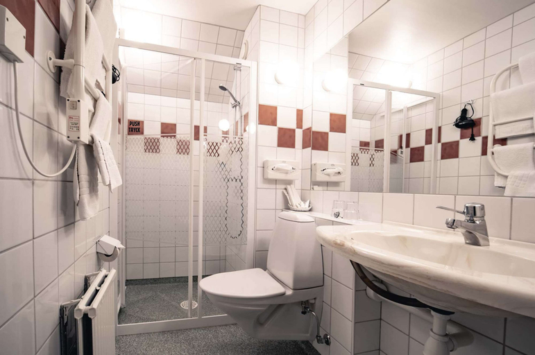 Bathroom 4, Best Western Solhem Hotel, Gotland