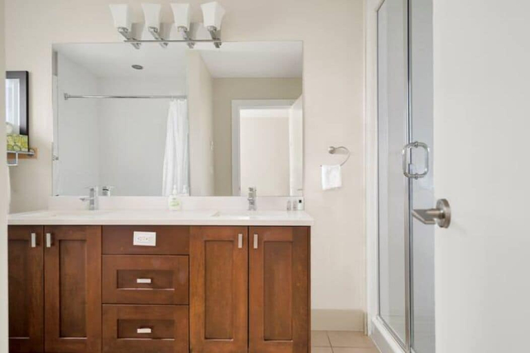 Bathroom 3, Harrison Hot Springs, Fraser Valley