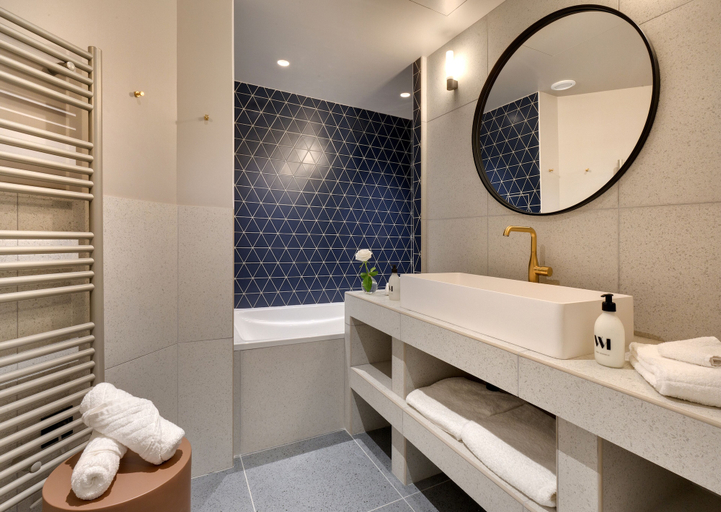 Bathroom 5, Artemisia Montmartre, Paris