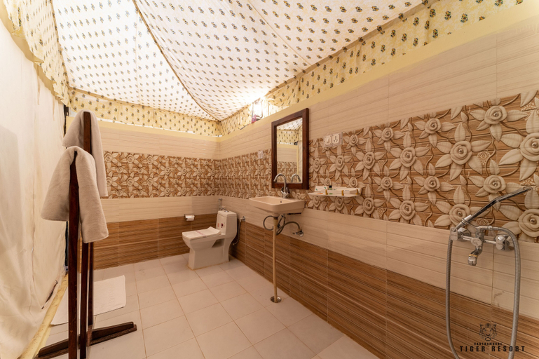 Bathroom 4, Ranthambore Tiger Resort by Park Tree, Sawai Madhopur