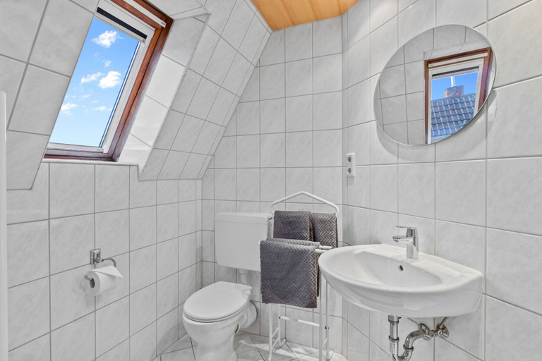 Bathroom 3, Family and Friends Ludwigshafen, Ludwigshafen am Rhein