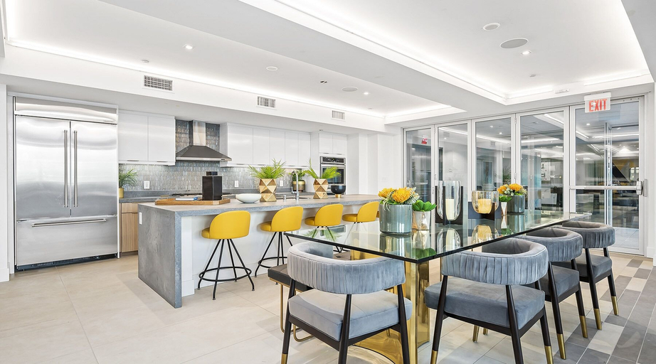 Food & Drinks 5, Global Luxury Suites Irvine, Orange