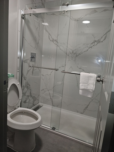 Bathroom 4, Baymont by Wyndham Covington, Newton