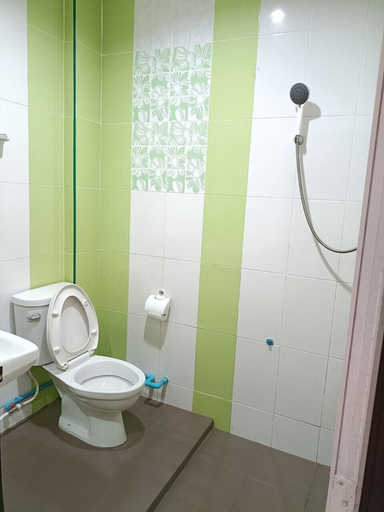 Bathroom 3, Am Amoonds Hotel, Khlung