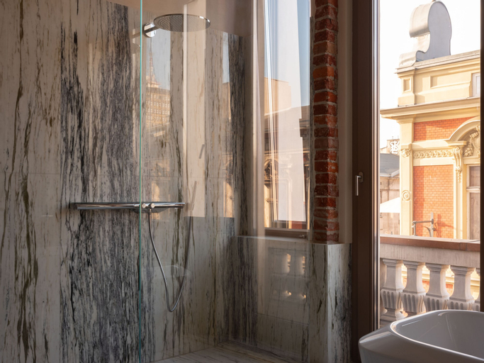 Bathroom 11