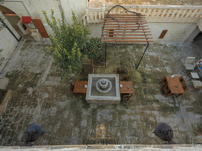 Others 5, Kasr-i Hayat, Merkez