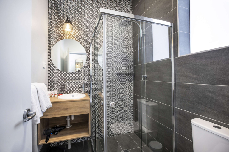 Bathroom 8