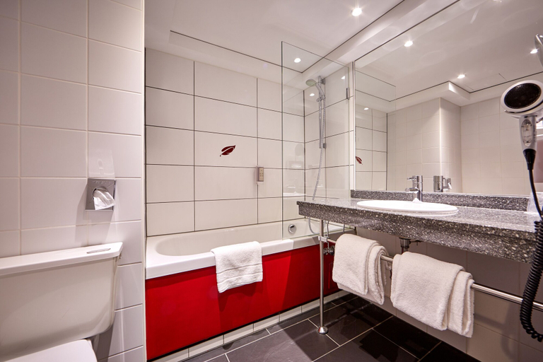 Bathroom 5, Hotel Schillingshof, Garmisch-Partenkirchen