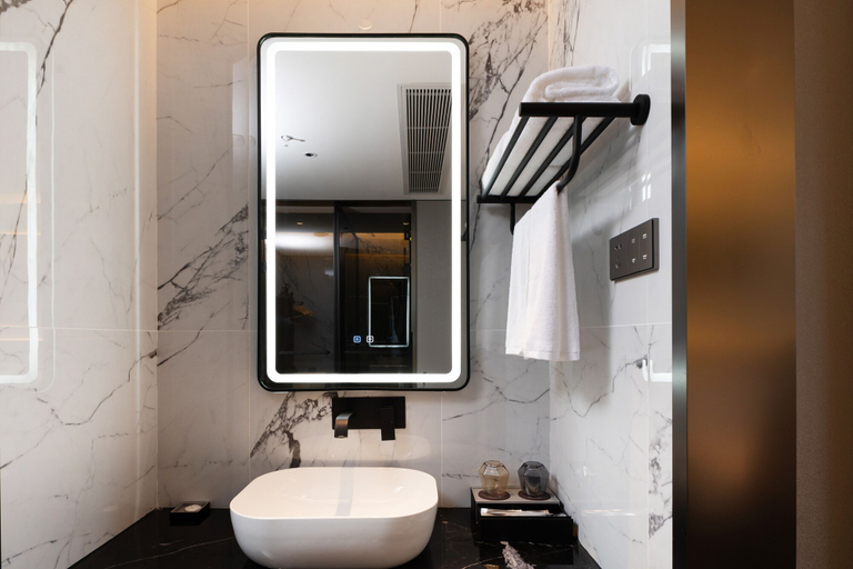 Bathroom 3, mantuolunPlusjiudian, Jiangmen