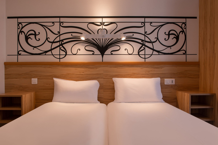 Bedroom 3, Pacific Hotel Fondary, Paris