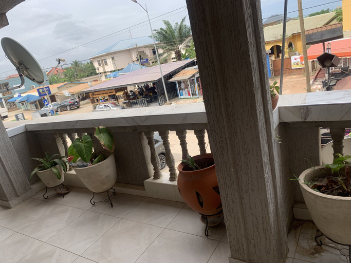 Others 5, Central Reservations Apartment, Tema