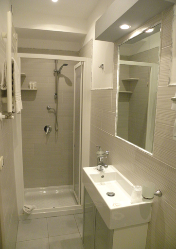 Bathroom 4, Hotel Tonic, Palermo