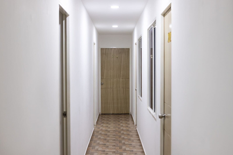 Others 5, Hotel Ebenezer, Restrepo