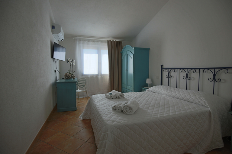 Bedroom 3, La Smeraldina Resort, Olbia-Tempio