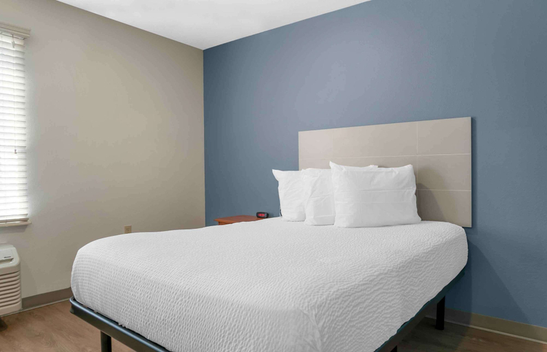 Bedroom 3, Extended Stay America Select Suites - Kalamazoo - West, Kalamazoo