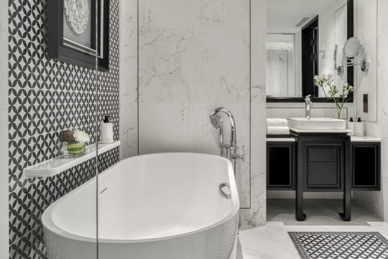 Bathroom 18